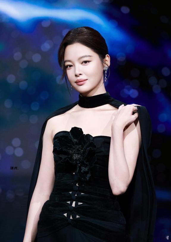 1. 辛芷蕾拿下影后其实有些生不逢时，这也是如今演艺圈乃至全球影视圈的普遍现状：