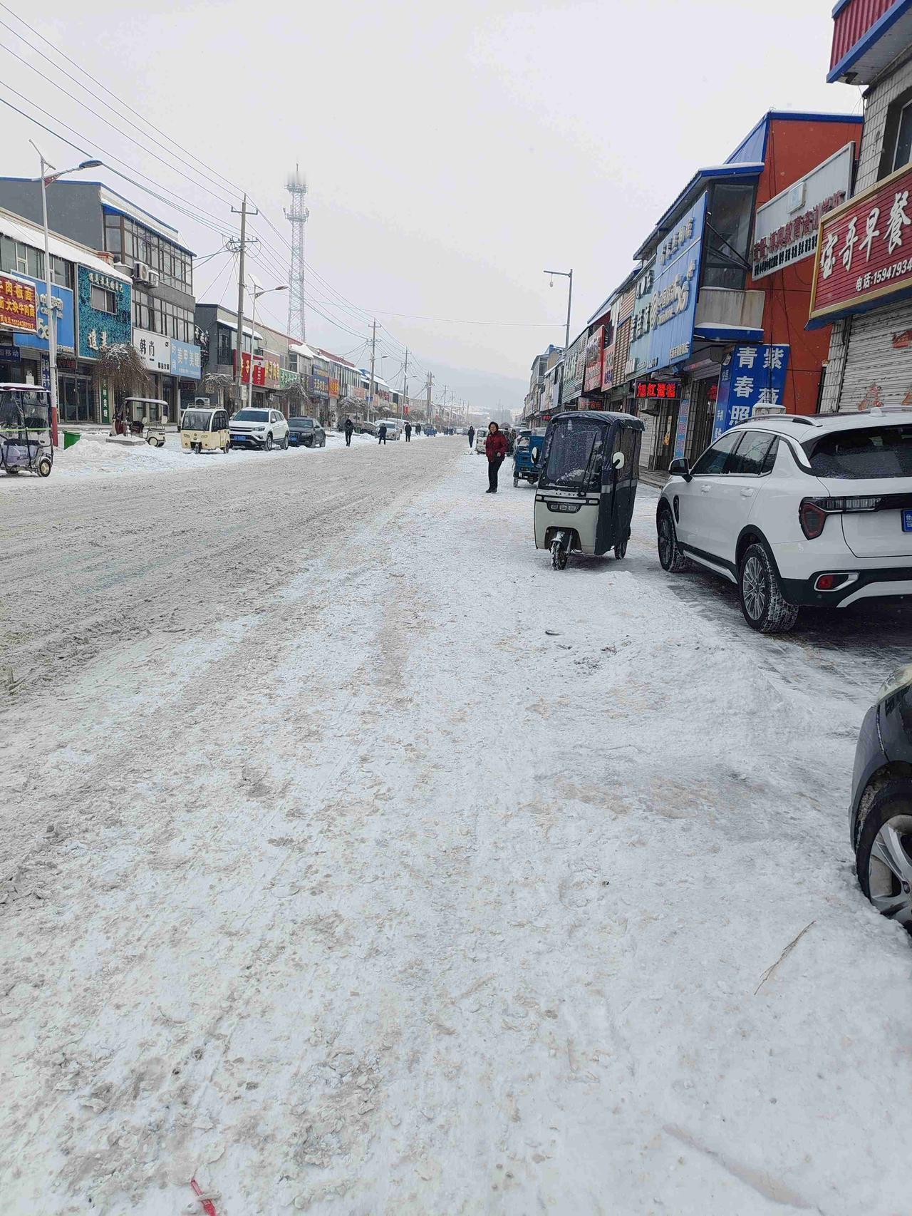 我的今日状态：😁轻松愉快
我这里的天气：☀️晴天冬天的街道真的很美呀