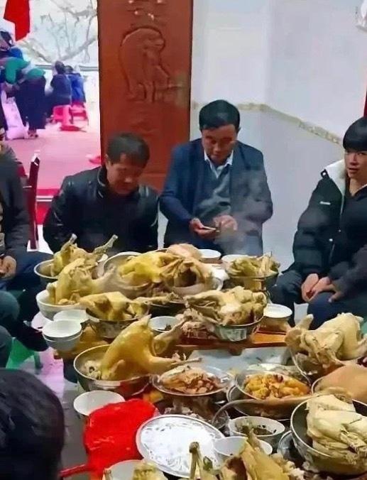 这桌菜真硬。