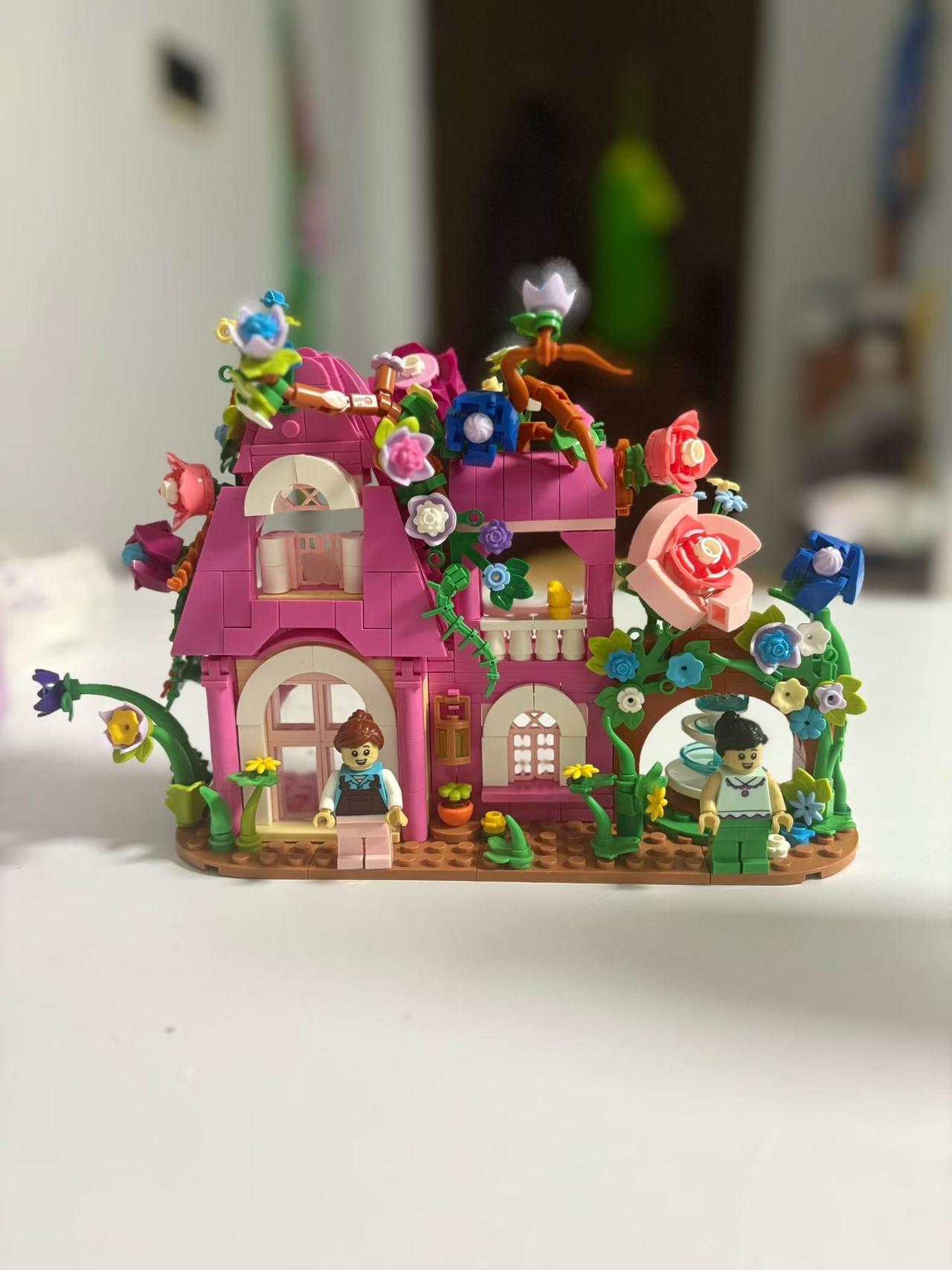 梦幻乐高童话屋，色彩斑斓，童趣满满！🌸🏠👫