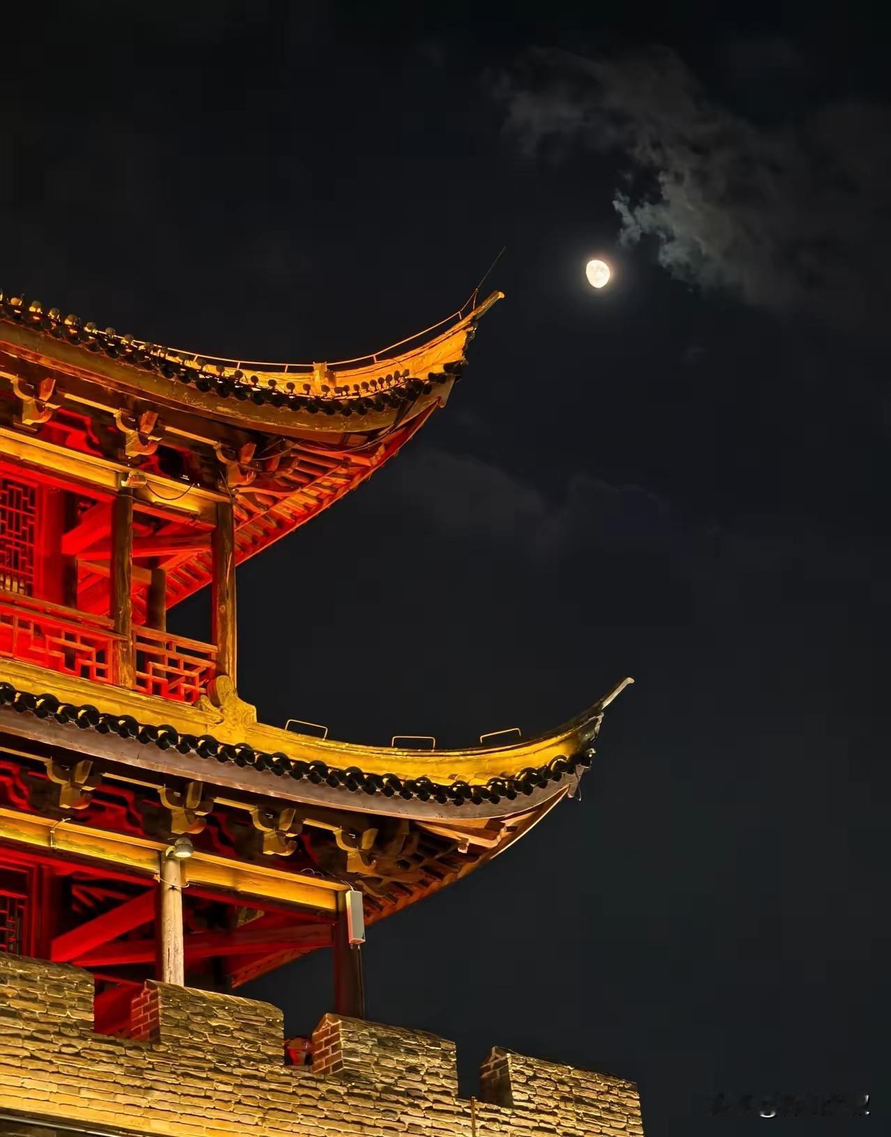 常言道：“世上本无事，庸人自扰之。”人生中很多烦恼，都是自己强加给自己的。既来之