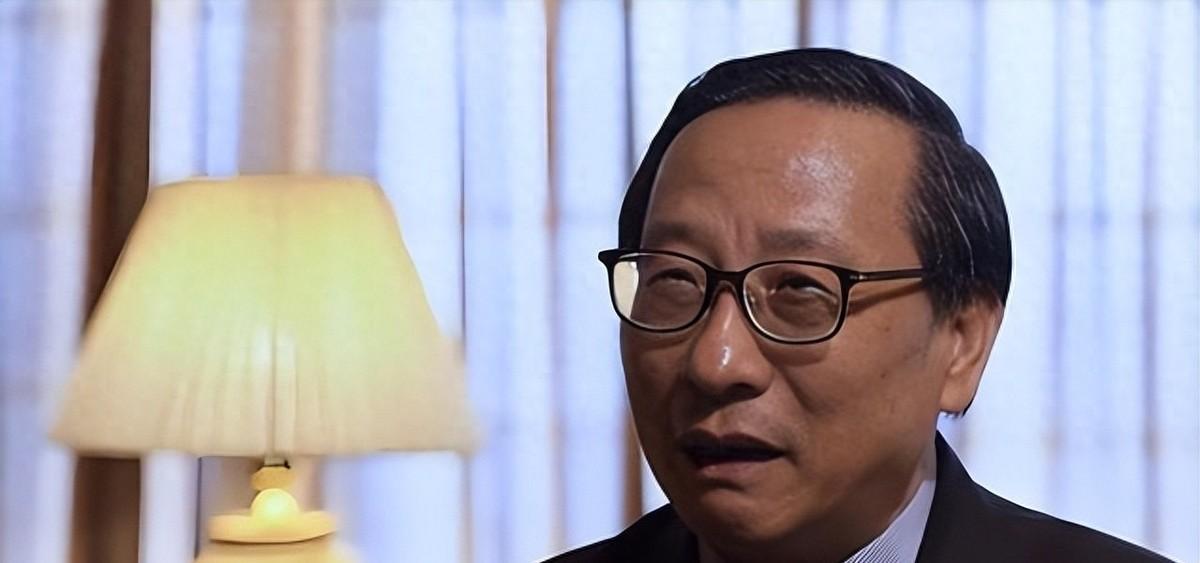 任何一寸土地都不是多余的，任何一个人都不是多余的，但在统一的倒计时里，选择离开的