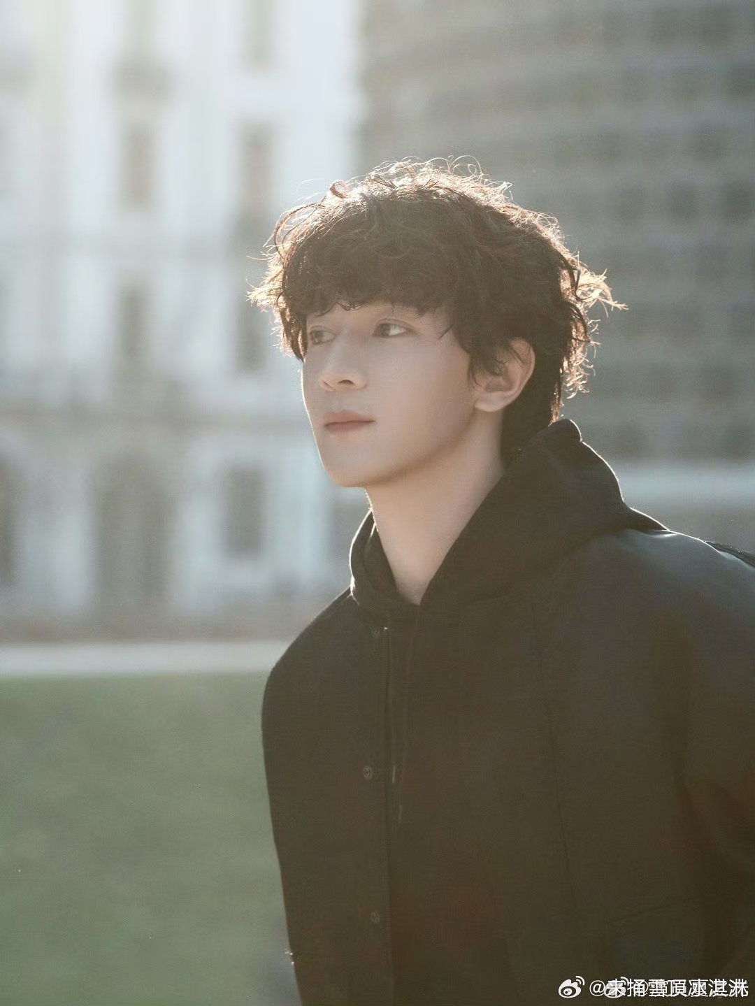 偶像转行演员有多难从团体到演员，夏之光吃了太多苦，努力坚持终有回报。 