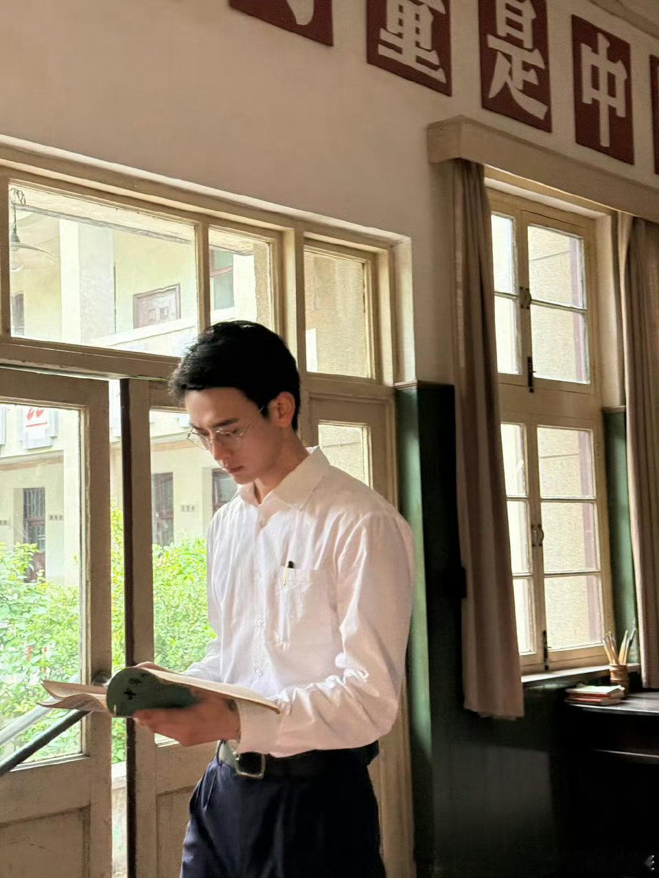 王天辰两部剧两模两样 王天辰演技太有魅力！夏雷带着懵懂闯荡，瞿桦以沉稳掌控局面，