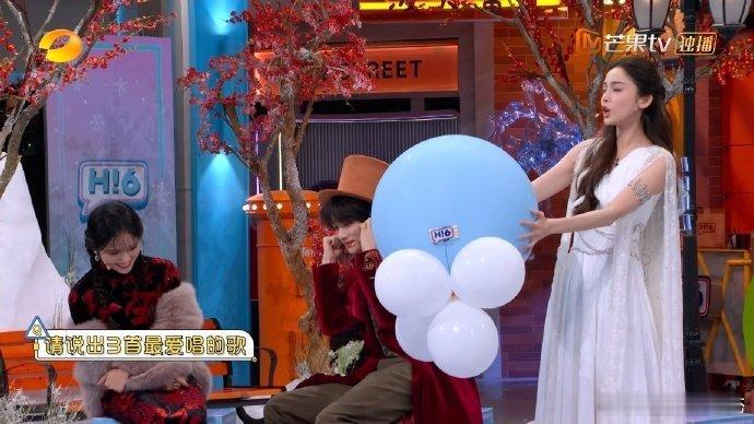 沈月绝对爱女的一集你好星期六沈月沈月这期的表现也太圈粉了！禁忌词游戏里全程带着甜