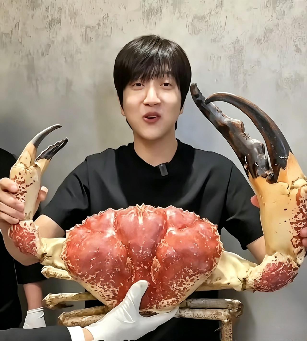 果然，越有钱的人越抠
 
不信你看4000万粉丝的网红白冰
明明一条20秒的广告