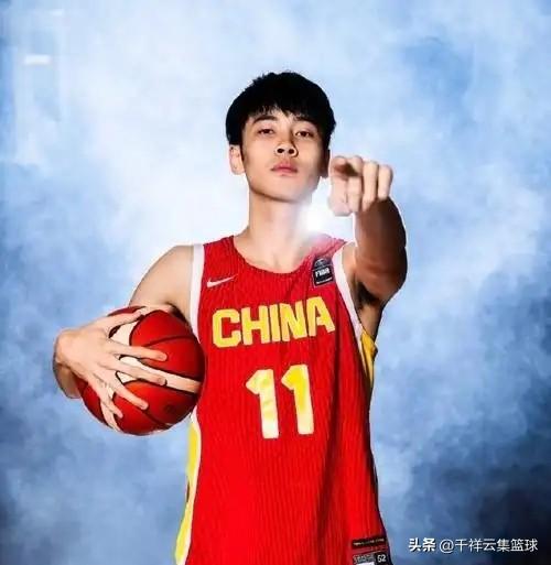 张博源，那可是国青第一得分手，必须记得！他2007年生于吉林长春，司职前锋，现在