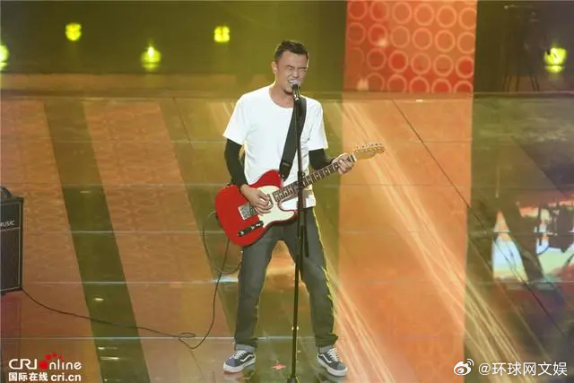 【#中国好声音选手朴翔去世# 】近日，35岁男歌手朴翔去世的消息引发网络关注。据