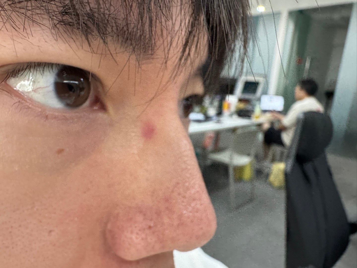 这小米 AI 眼镜怎么越戴越祛魅了……主要是的我的鼻子是真抗拒啊[苦涩]但办公室