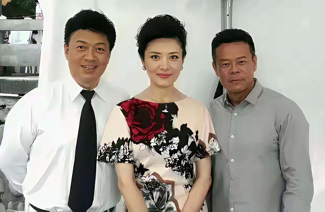 这位美女好漂亮，好有魅力，就像是天仙下凡不过如此
你们认识吗？
她曾经是春晚常客