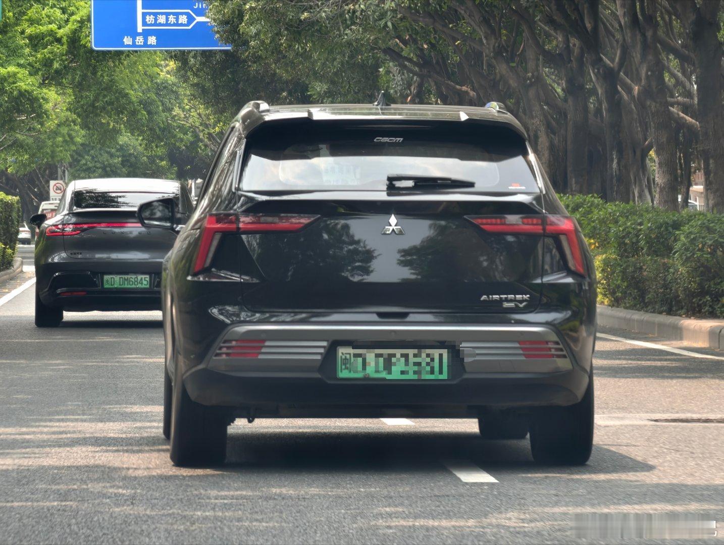 三菱的纯电车型 阿图柯 这也是在路上第一次见 