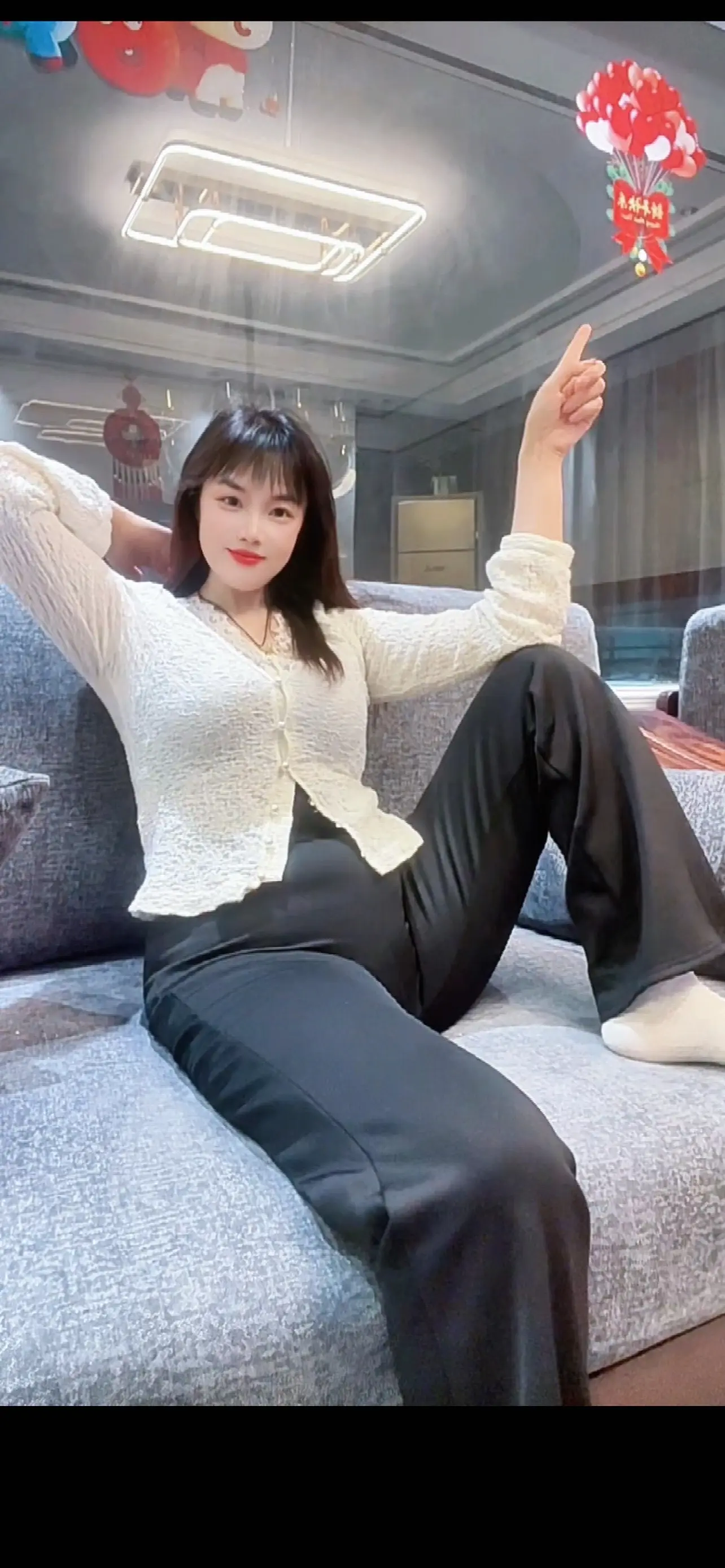 一定要努力。一定要争气，这个世界讲实力，讲利益的，就是不讲道理不讲公平...