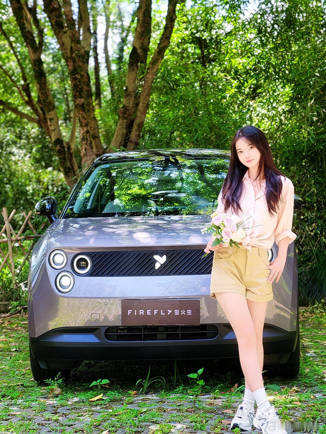 小助理和萤火虫的美照太有青春的感觉了！ 
