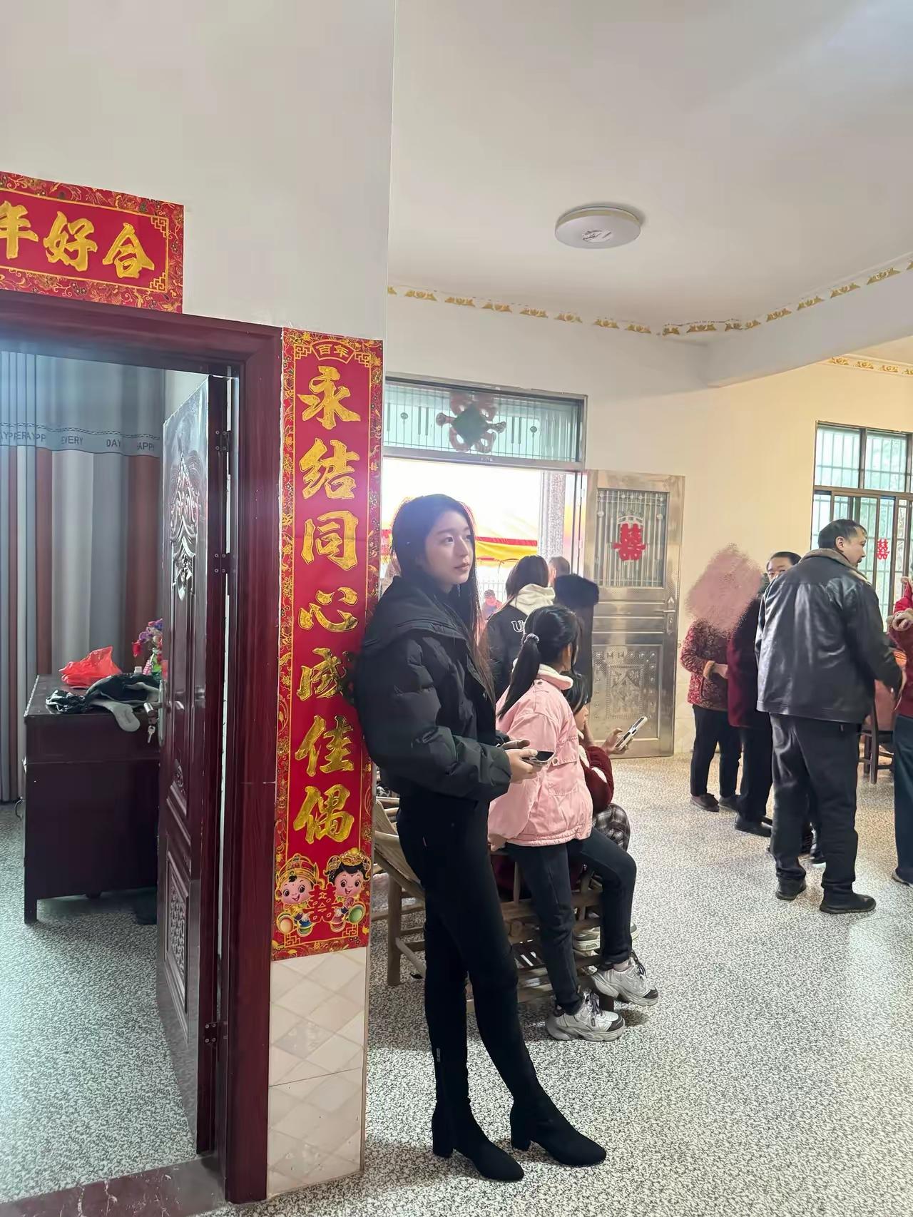 年轻人过年为什么要走亲戚，意义在哪？意义就在照片里，看到表嫂妹妹的照片忍不住拍一