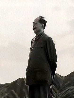 民心铸底气！四件大事尽显主席风骨，蒋介石绝不敢为
 
回望近代中国风云，毛泽东与