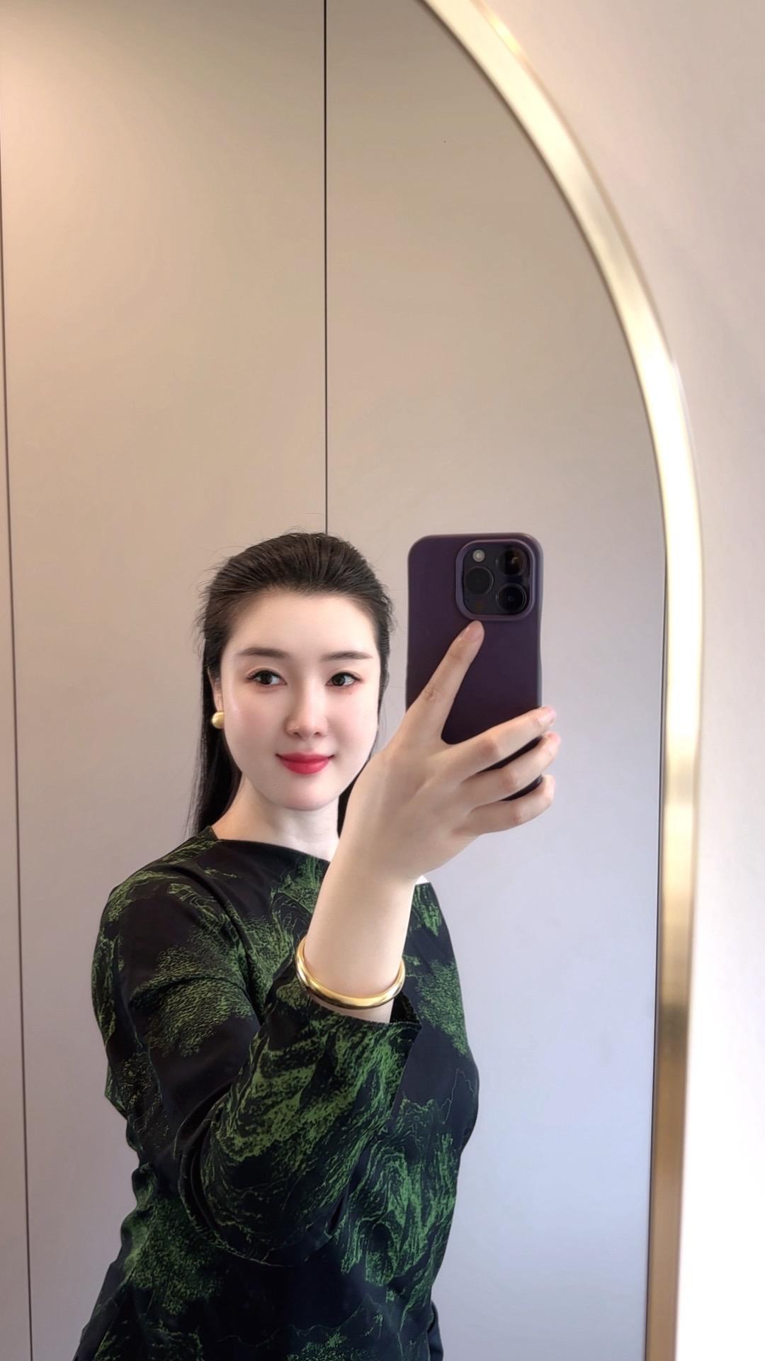 定是沾了菩萨的光～修了心境～改了容颜～相由心生～