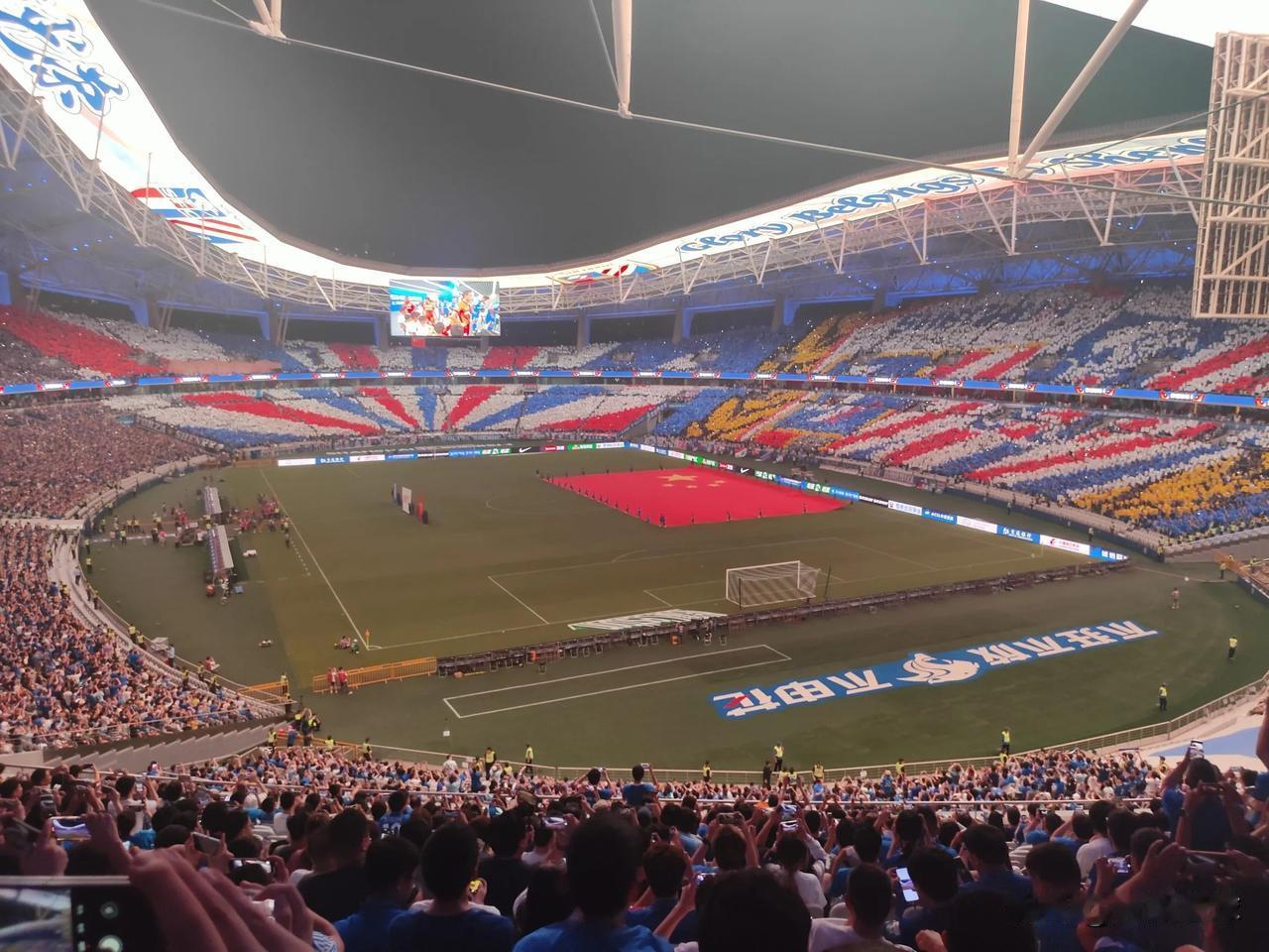 中超上演tifo魔咒！谁玩tifo，谁输球，国安和申花纷纷中招，输掉了京沪大战和