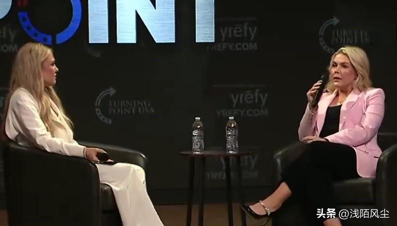 白宫发言人卡罗琳·莱维特被问及如何面对海量负面报道时坦言:“通过祈祷和信仰，这是