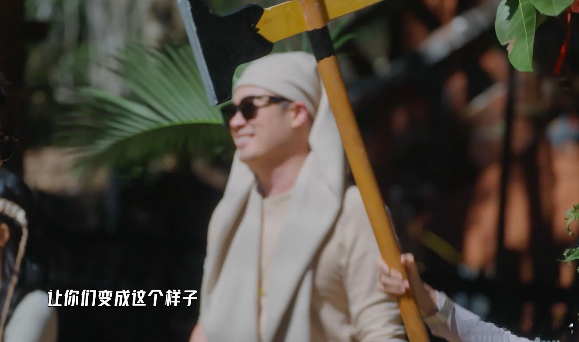 王影璐夏梦光腿神器全是褶皱哈哈哈哈哈 谁还没穿过不服帖的光腿神器，两位美女这波简