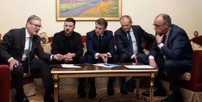 1>27，俄借欧27国27个胆也不敢下手。
俄国威武，以一国之力独战欧洲27国，