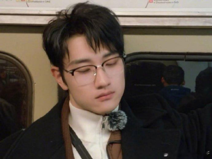 孙丞潇找不到金莎哭了 恋爱脑就是男人最好的医美，这也太甜蜜啦妻子的浪漫旅行