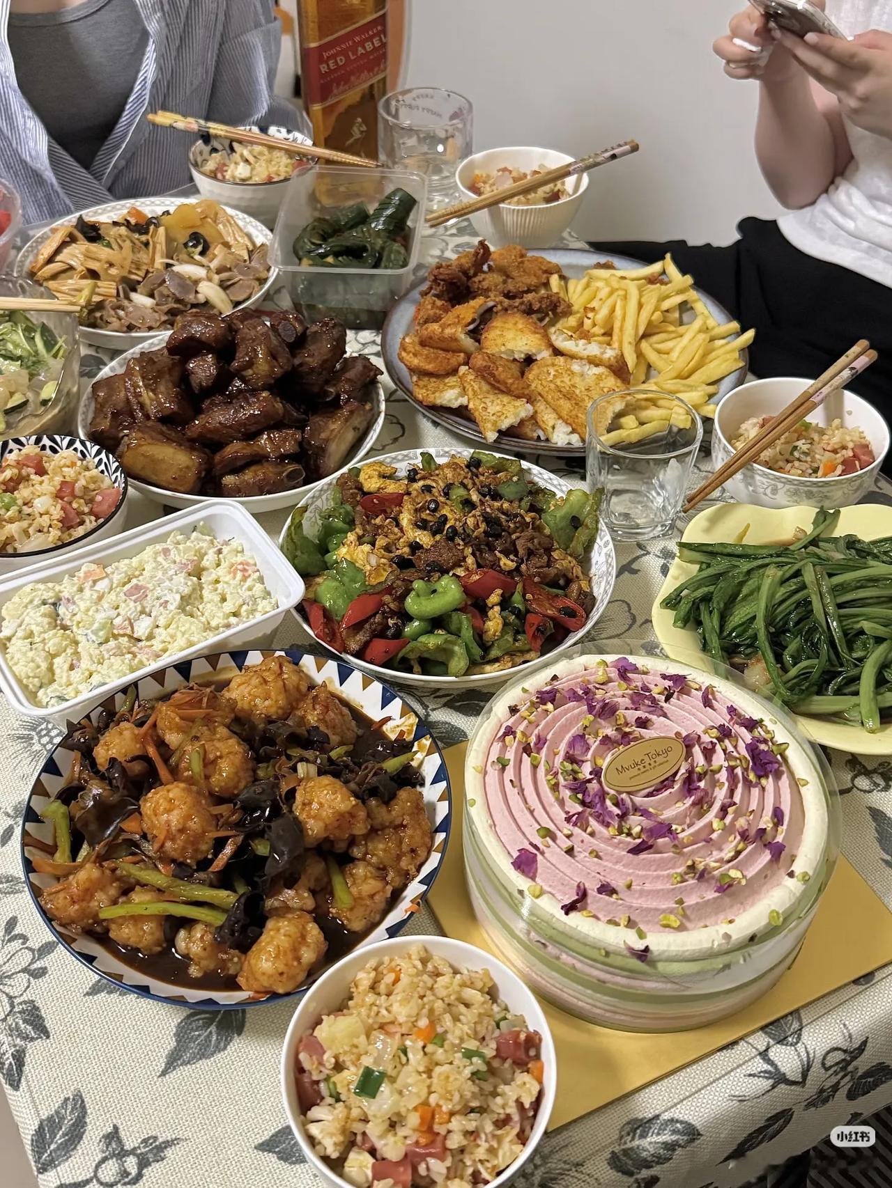 我认为中餐

中餐的魅力，早已超越了“好吃”本身，它更像一种深入骨髓的文化记忆和