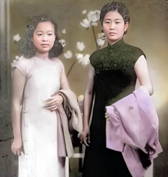 1927年，钱大钧追求欧阳藻丽，遭到她父亲反对。想不开的钱大钧走在街上，突然掏出