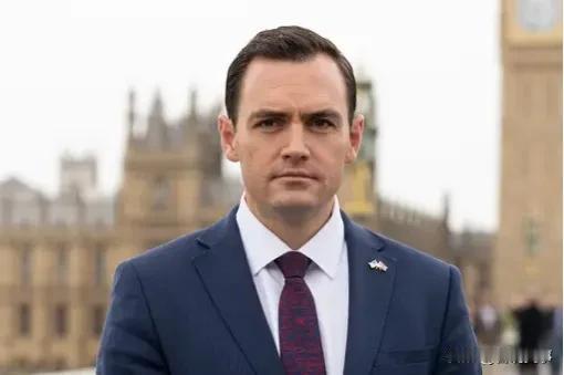 干的漂亮！
中国外交部公布，中方决定对加拉格尔采取以下反制措施：一、冻结在我国境