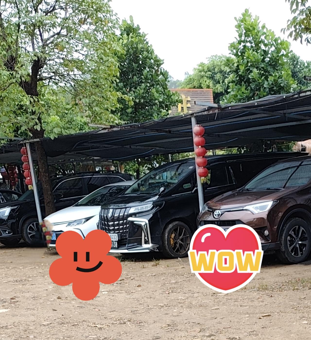 昨天过来龙门养生谷，中午在外面农庄吃饭，这间农庄停满了其他地方的车，深圳的，香港