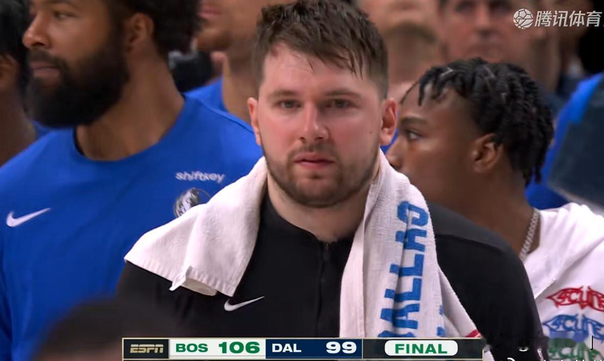 NBA总决赛：凯尔特人3-0独行侠拿赛点！

凯尔特人106-99独行侠
凯尔特