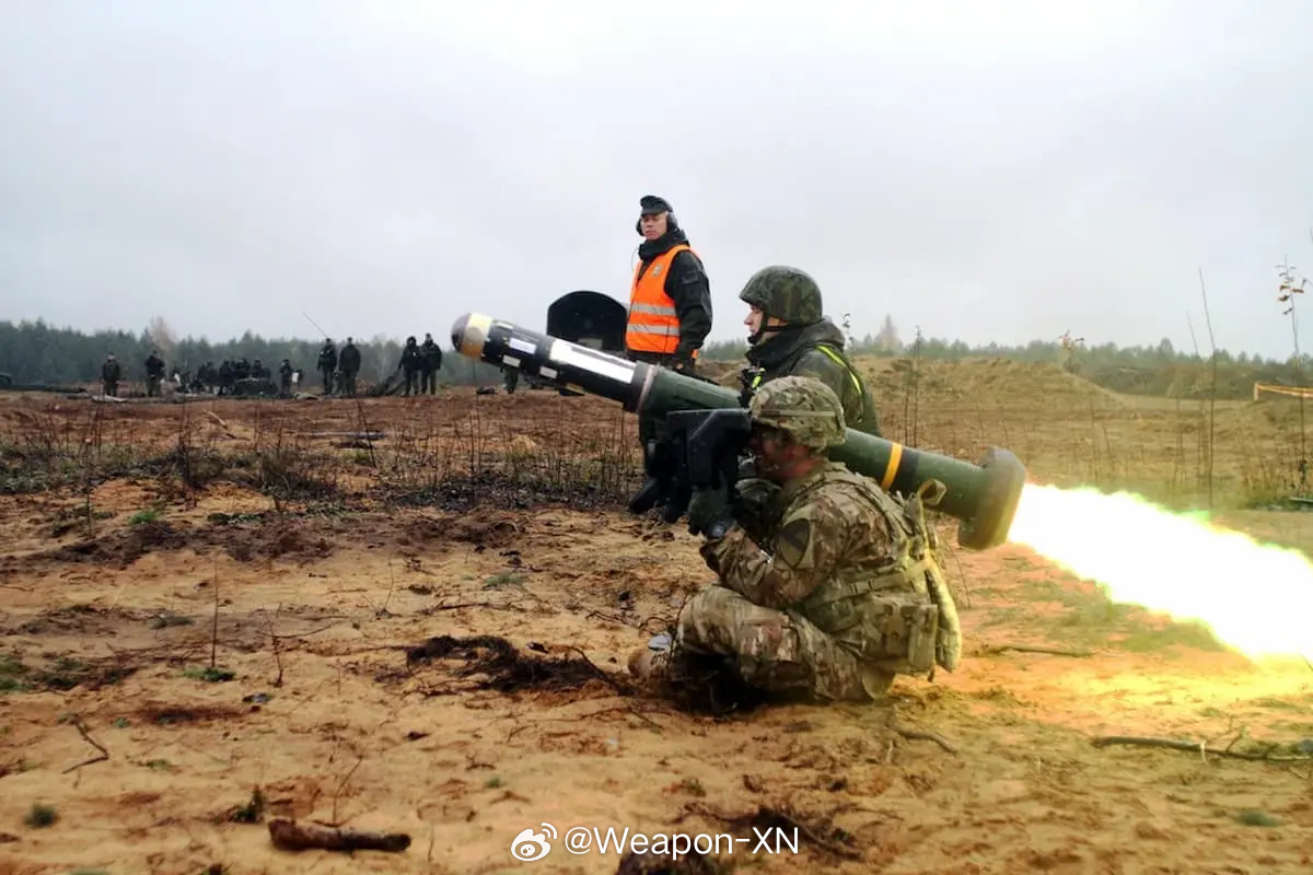 #兵器影像[超话]##俄乌局势新进展# 美国陆军订购有史以来最大的标枪反坦克导弹