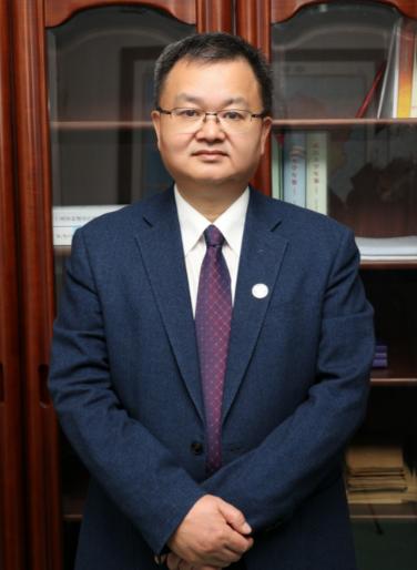 等通知？

不如校长直播答题！

等上级通知五个字
成了全网群嘲的新梗
也成为了