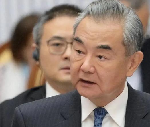 中国跟伊朗的通话已经结束了
中国不派兵，却给了伊朗最实在的支持。
这股力量不用枪