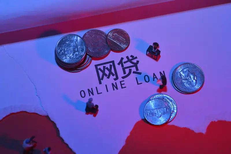 2月5日浙江杭州，线上借贷1600元8天要还6000元 ，朱先生在杭州做临时工，