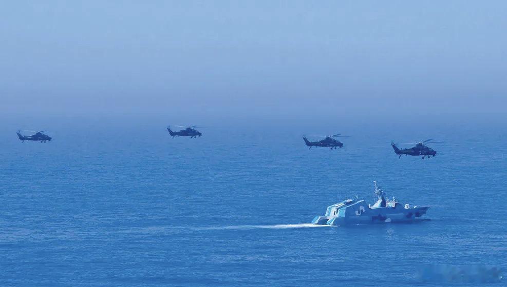 【 】看似平常的生活片段里，往往藏着最本真的美好。多一份对周遭的好奇，便多一双发