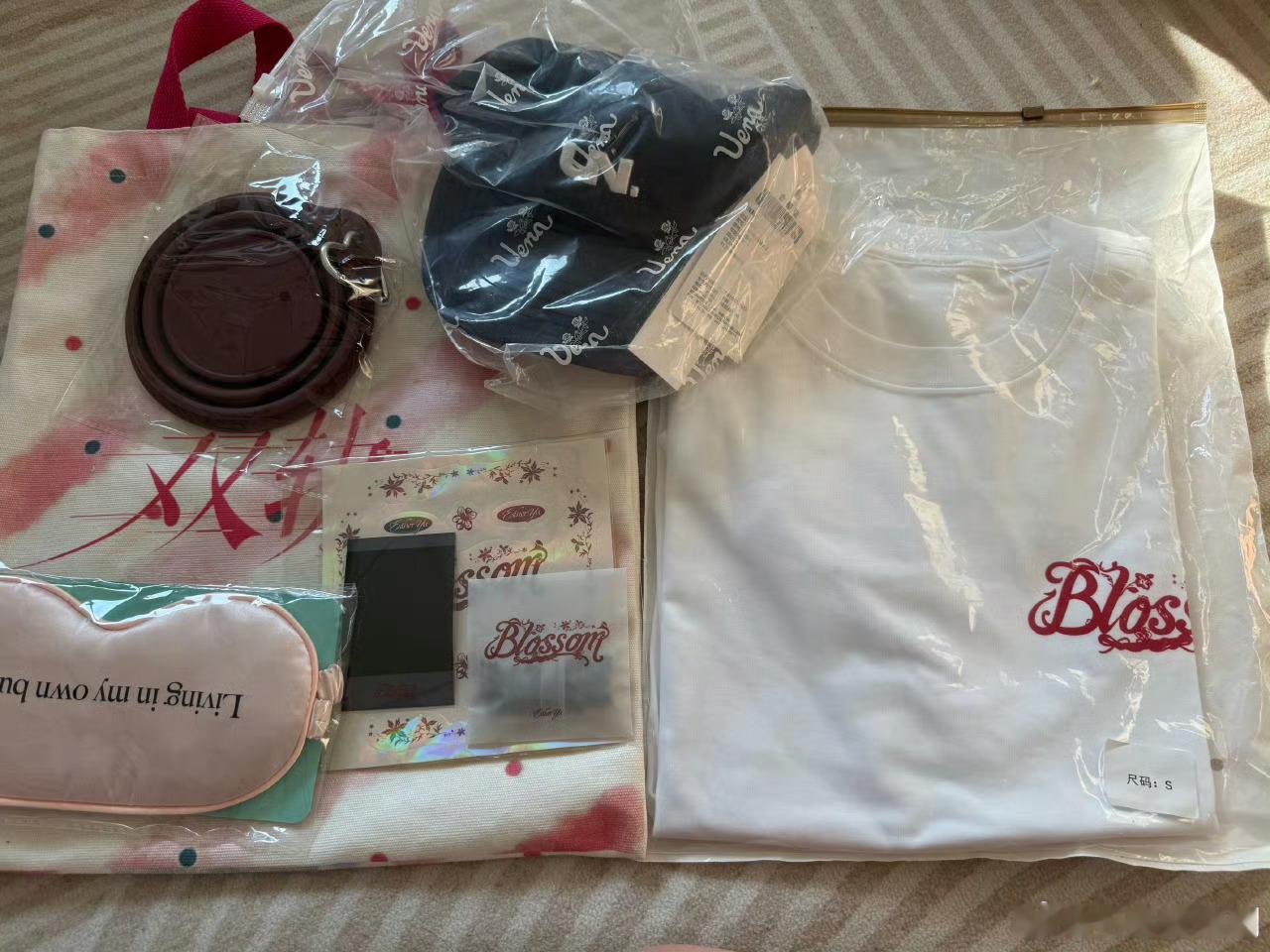 虞书欣双轨伴手礼虞书欣真的好暖啊毛毛羡慕了 