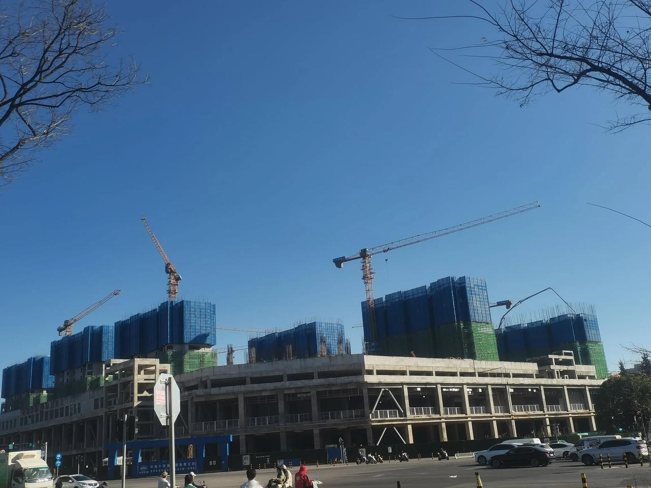 地铁五号线世博园站TOD项目终于等到复工了。这个项目是第二个T0D项目，第一个是