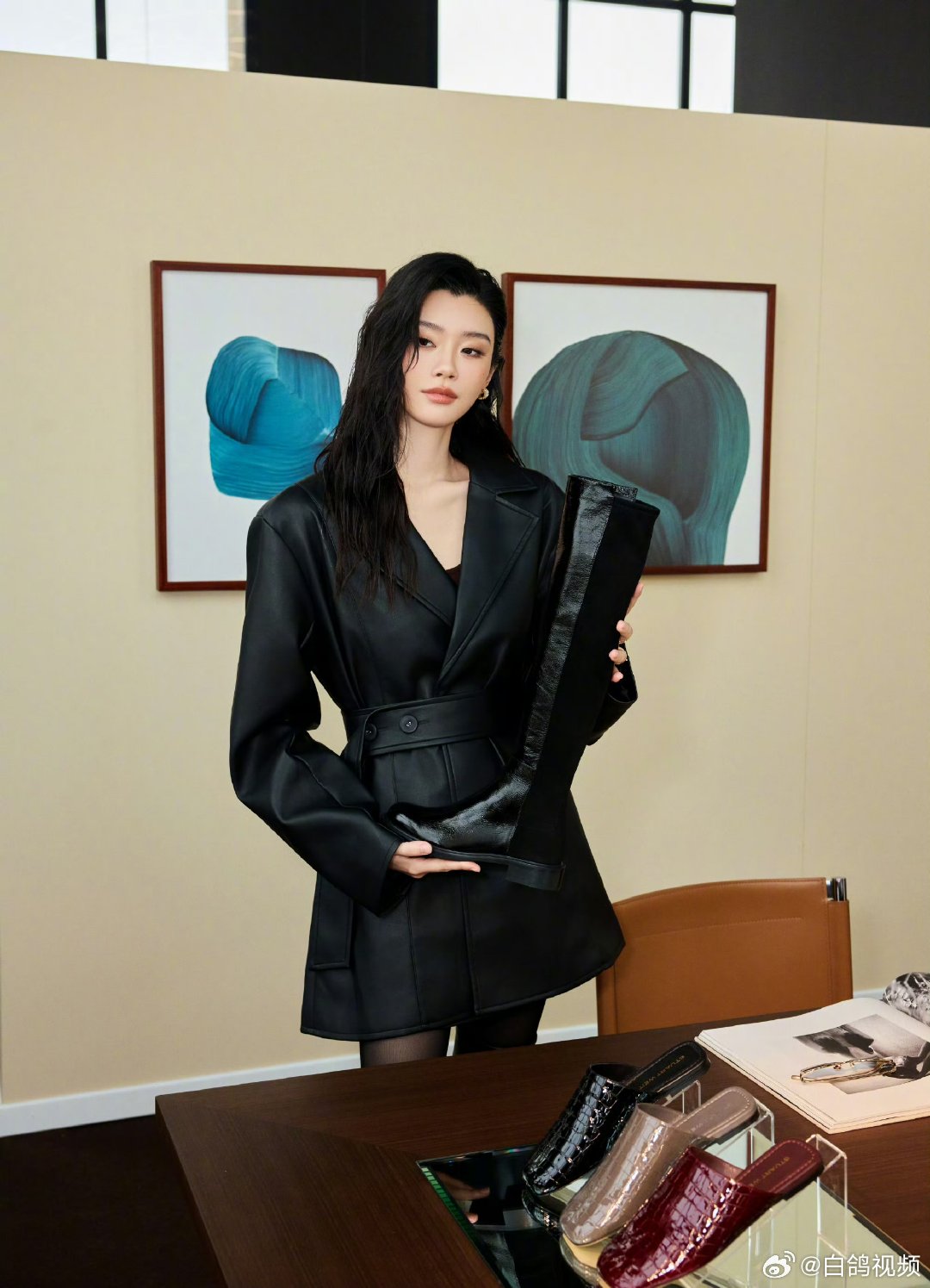 奚梦瑶婆婆四太不缺珠宝 奚梦瑶的珍珠项链镇场子更是体贴满场华贵珠宝齐聚，四太珍藏