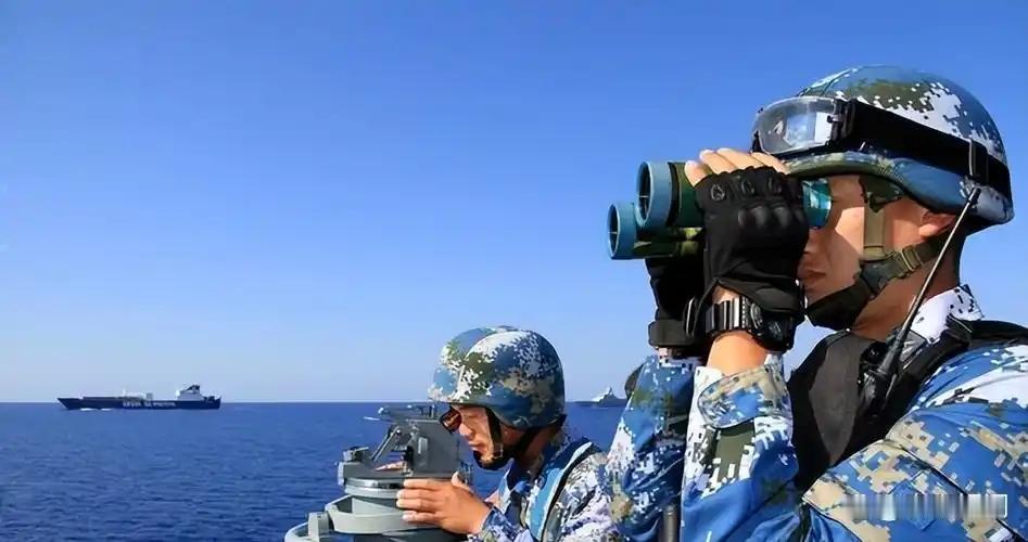 一提到东海方向的紧张局势，很多网友脑子里马上浮现的都是军舰对峙、战机盘旋的画面，