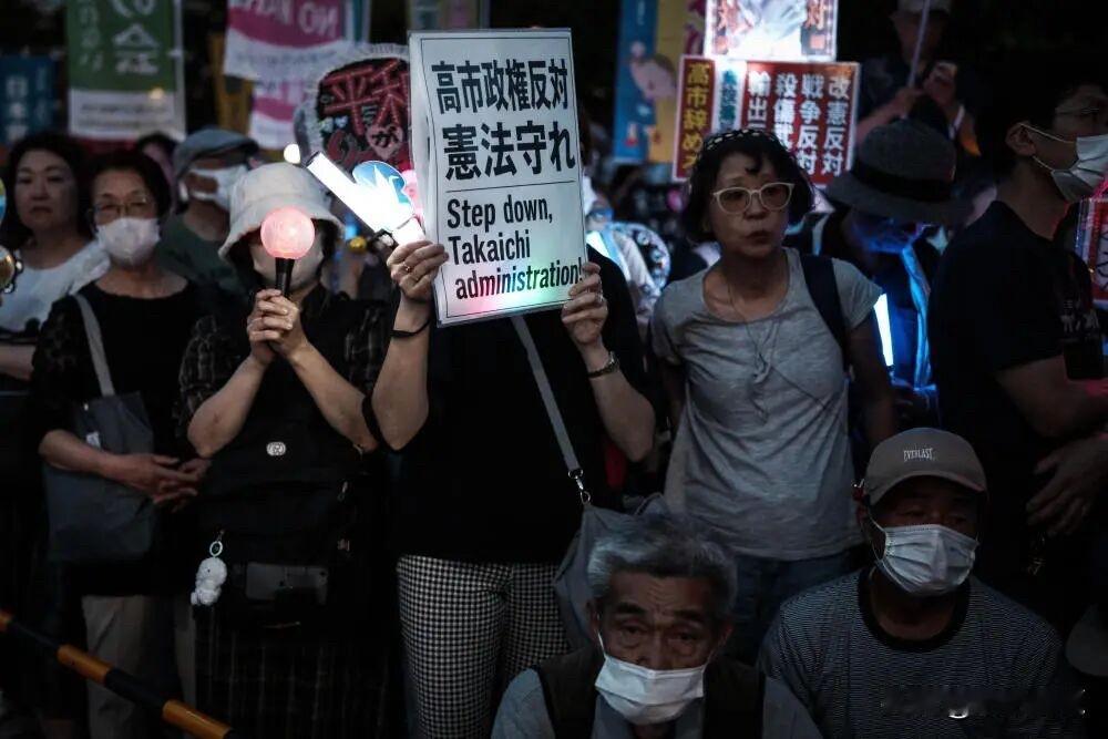 日本政坛曝出“AI黑公关”丑闻：一天生成200条视频，七成火力对准小泉进次郎
⸻