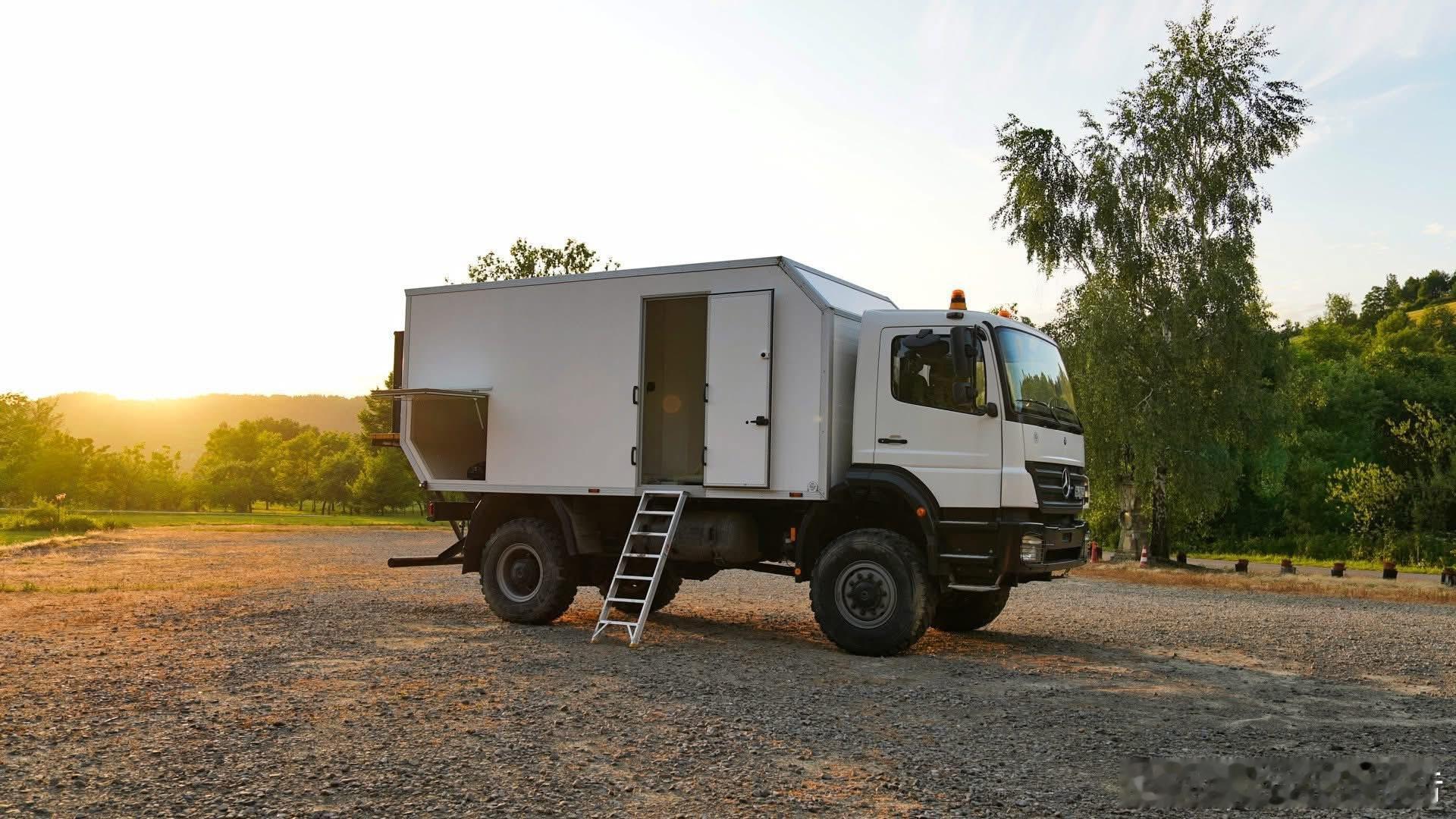 通舱又不完全通 