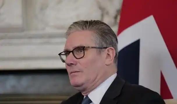 特朗普怒怼英国，扬言撕毁贸易协定，斯塔默硬刚不怂，太解气！

特朗普又掀外交风暴