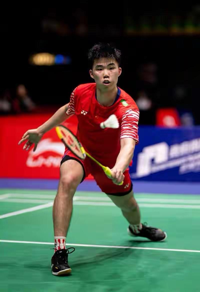 翁泓阳和王正行可真是一对苦命鸳鸯啊！
两人全都在马来西亚公开赛首轮出局，翁泓阳自