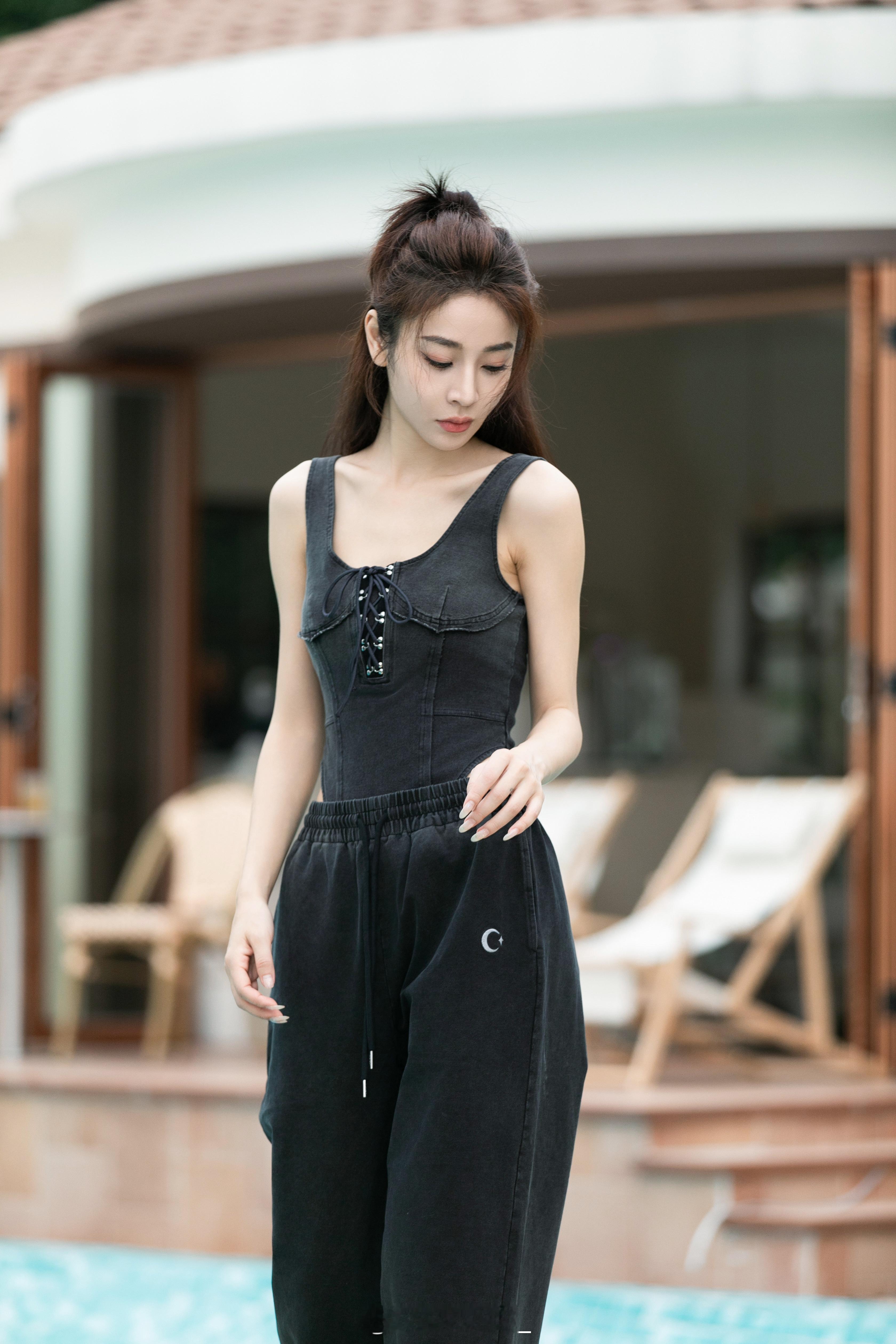 𝙔𝙤𝙡𝙖‘𝙨 𝙊𝙊𝙏𝘿 运动穿搭解锁度假风⛱️真的太好穿！连体