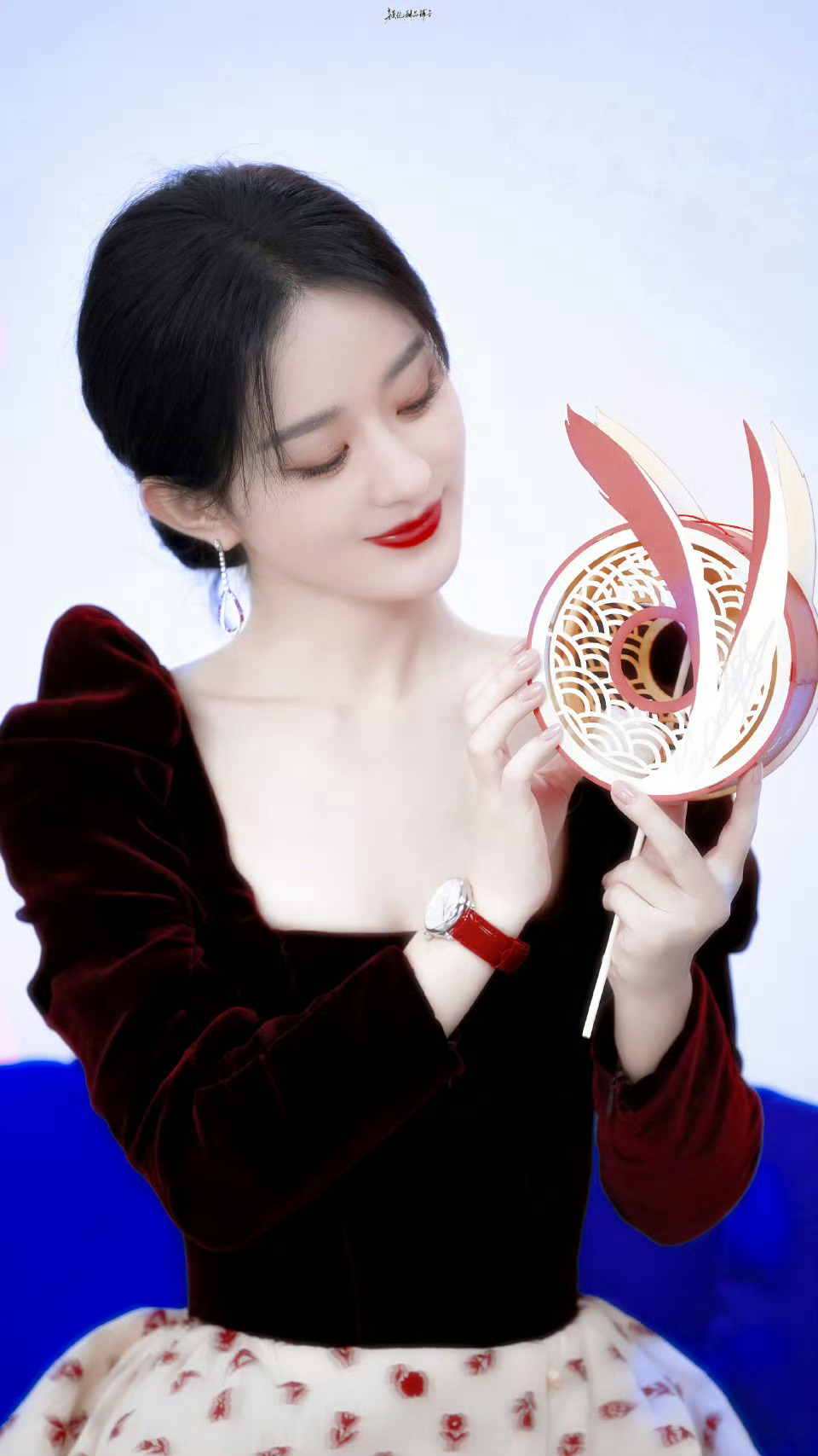 萌萌的小圆脸呀超可爱