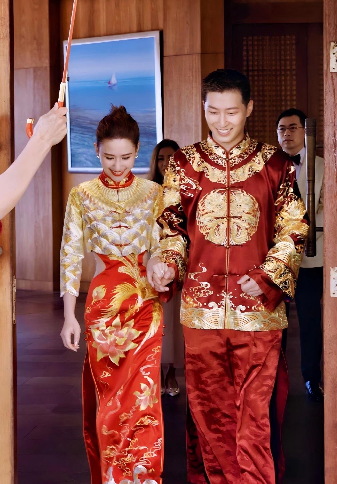 何超莲晒合照和邓紫棋一起过六一，窦骁这次居然没有陪伴左右