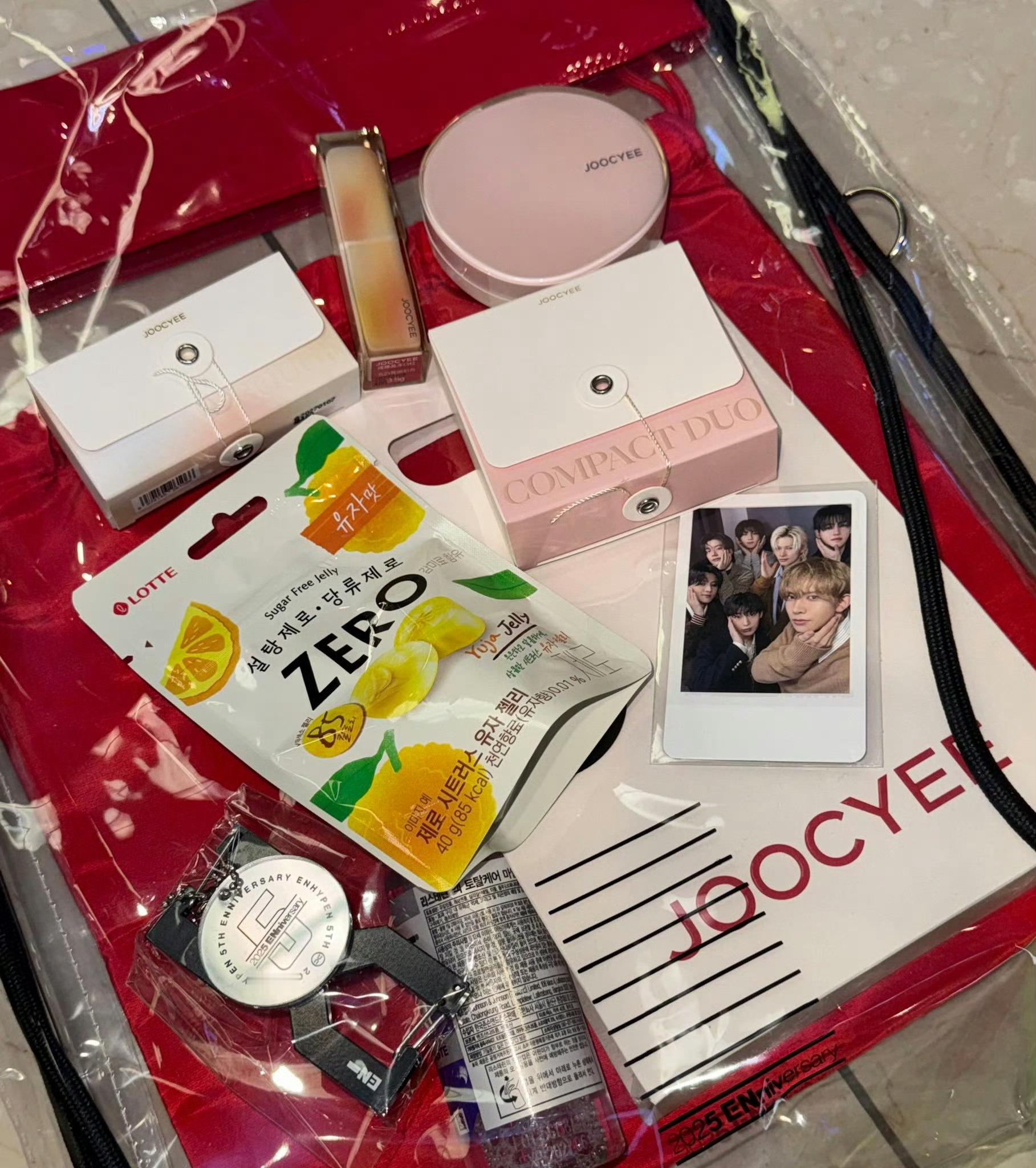 今天ehp乐天fm的酵色逆应援～东西好多好幸福☺️ 