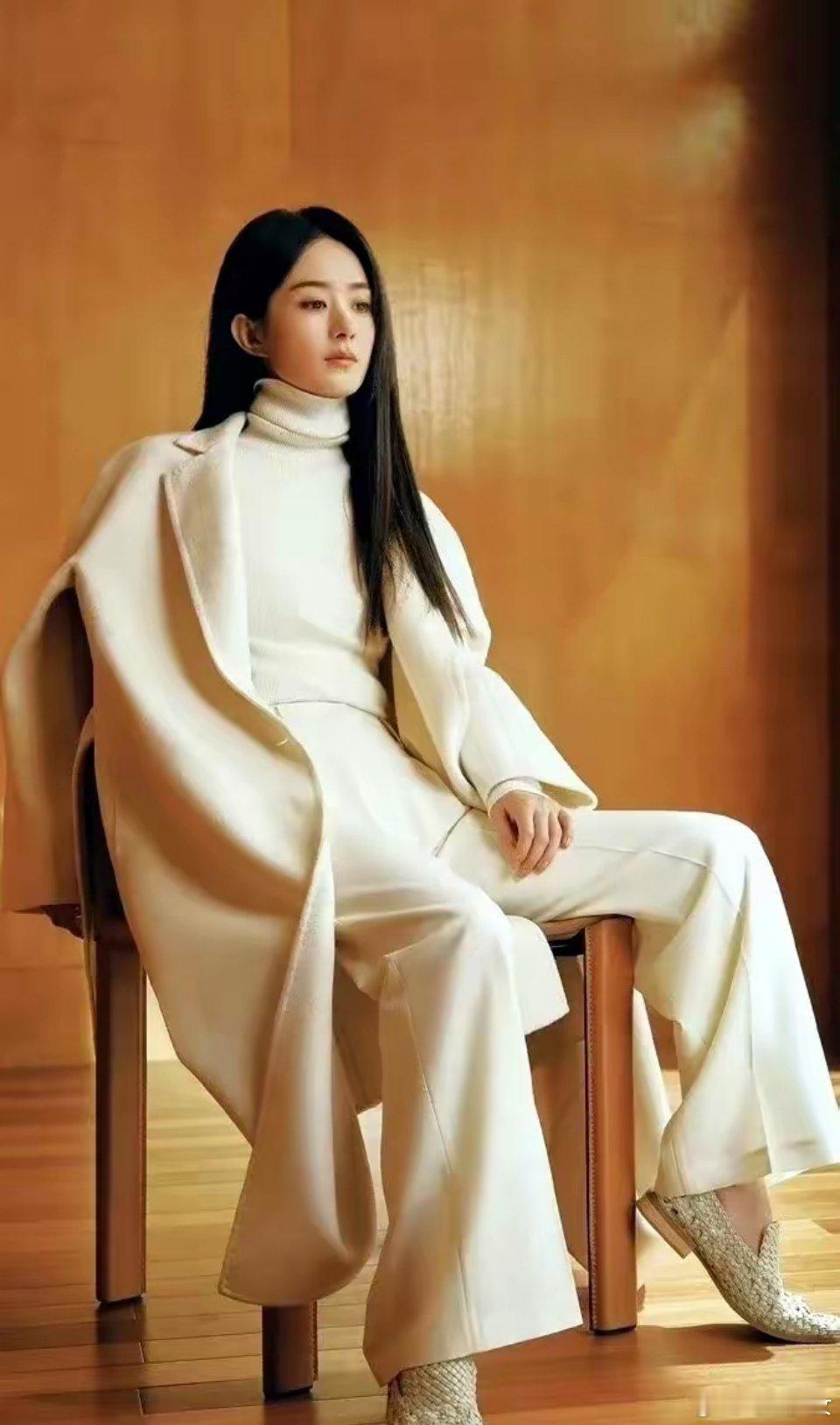#赵丽颖在张碧晨家厕所睡过觉#赵丽颖在张碧晨家的厕所里睡过觉！是的，你没听错，就