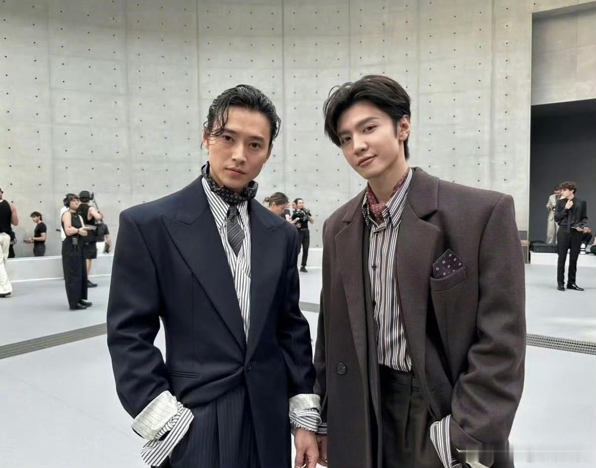 哲远秀场合照男装周巴黎男装周