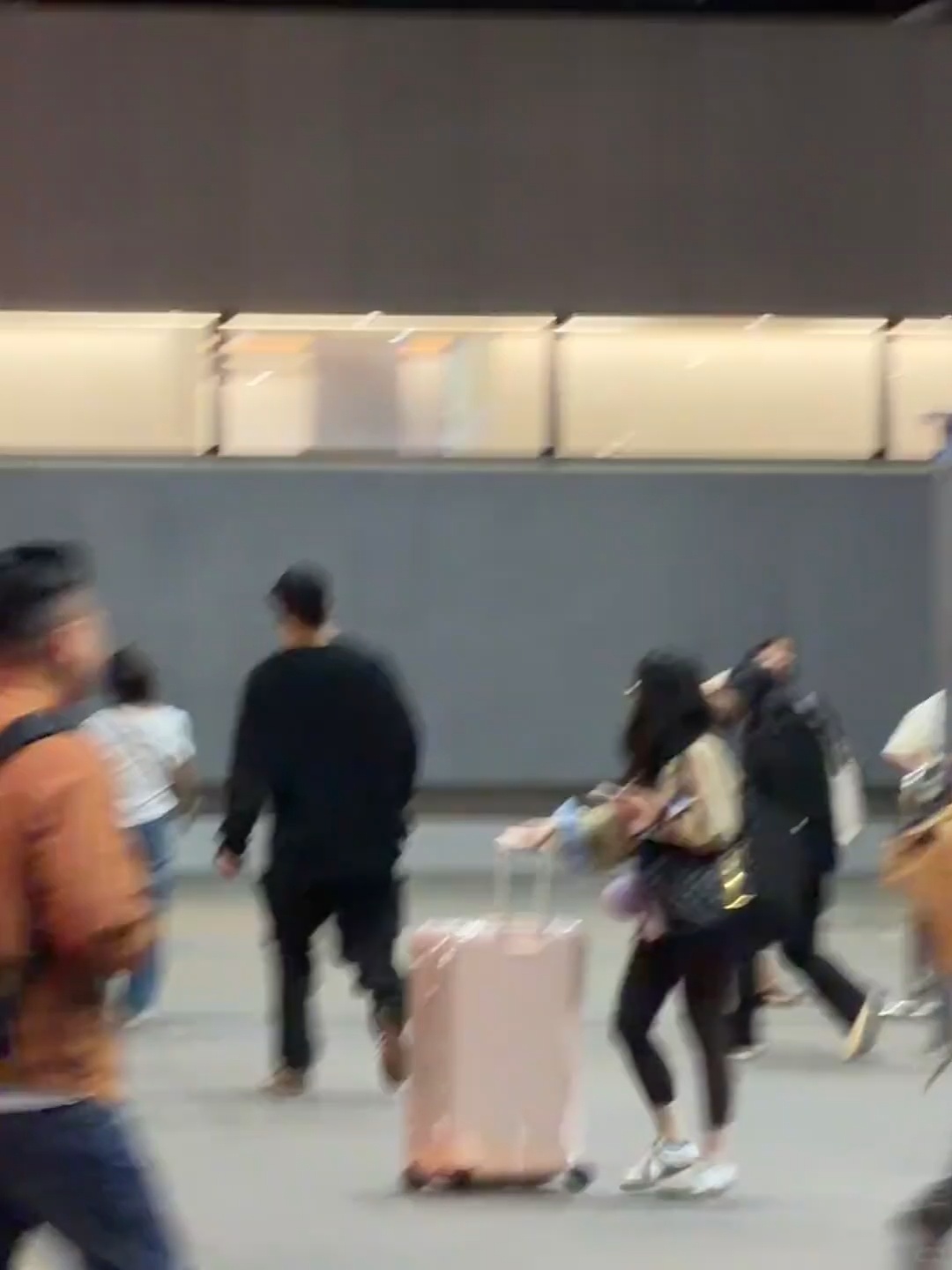 大刀阔斧的[并不简单][并不简单][允悲][允悲]​​​